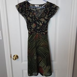 Green pattern dress with waist sash